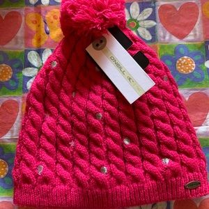 O’Neill Girls Dot Beanie in Rasperry Sorbet colour